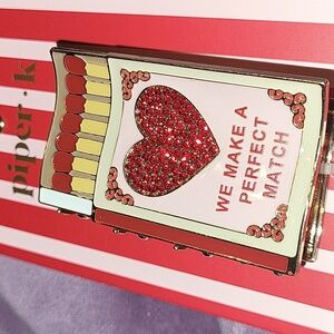 Piper K WE MAKE THE PERFECT MATCH Red and Gold Matchbook HAIR CLIP BRAND NEW Li